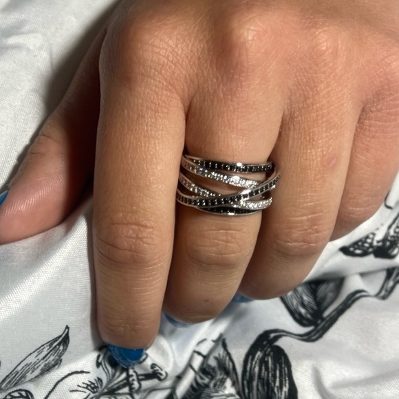 🖤Sterling Silver Black&White Cz Diamond Crisscross Stacked Ring - Picture 4 of 16